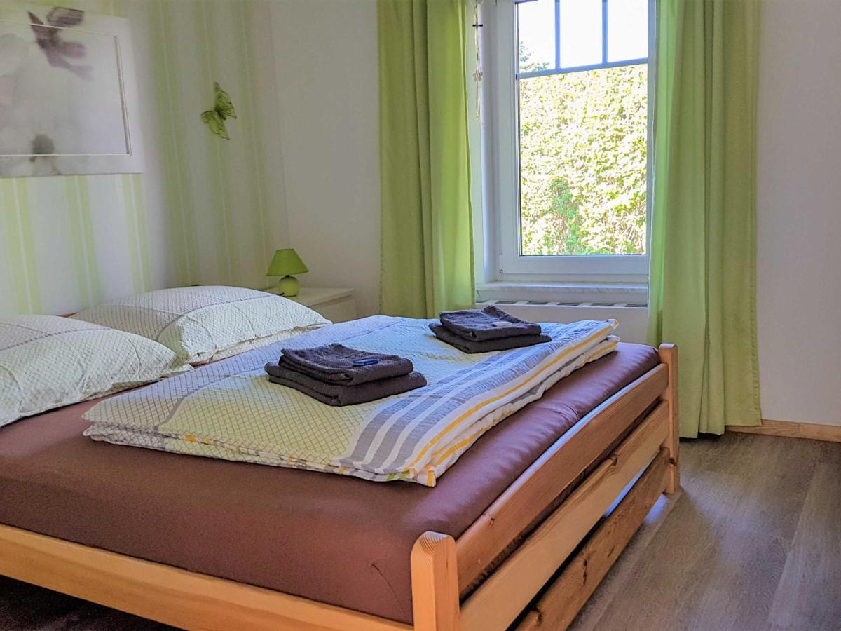 Ferienwohnung Im Roten Haus Stahlbrode Esterno foto
