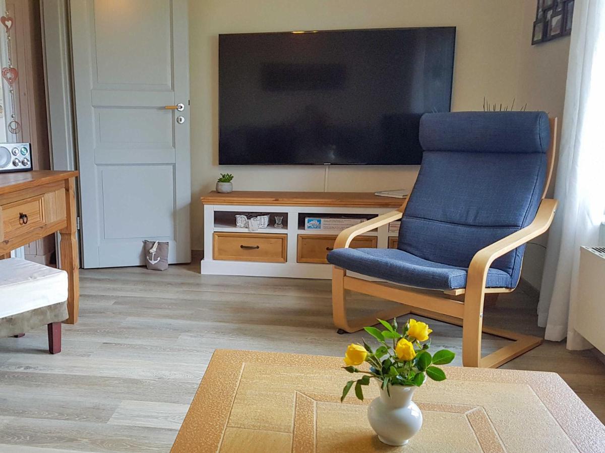 Ferienwohnung Im Roten Haus Stahlbrode Esterno foto
