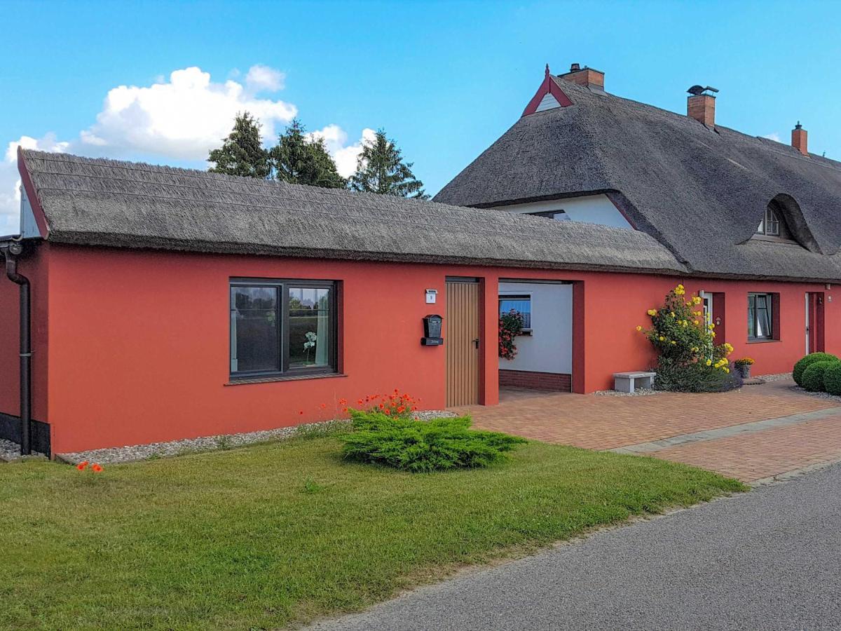 Ferienwohnung Im Roten Haus Stahlbrode Esterno foto